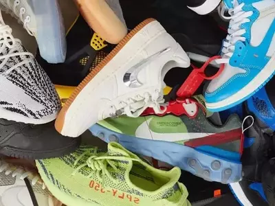 Exploración de zapatillas y ropa urbana