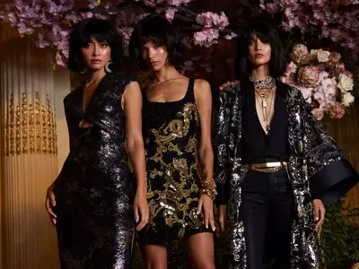 Modern elegance elevates timeless flowers