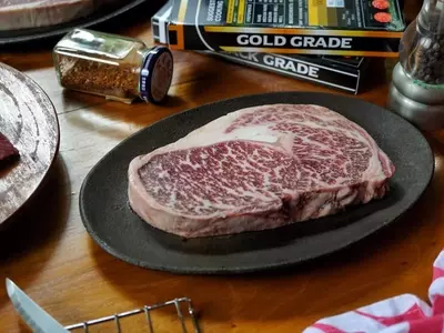 How to Create the Perfect Steak Night at Home 