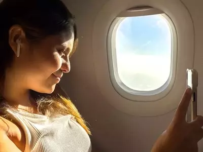 The Truth About In-Flight Skincare: Viral Trend or Hygiene Hazard?