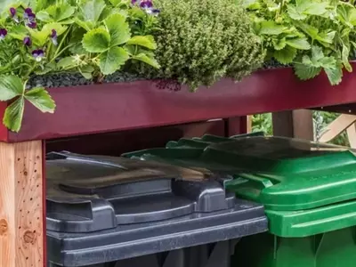 Soluciones Creativas para Ocultar Contenedores de Residuos en el Jardín