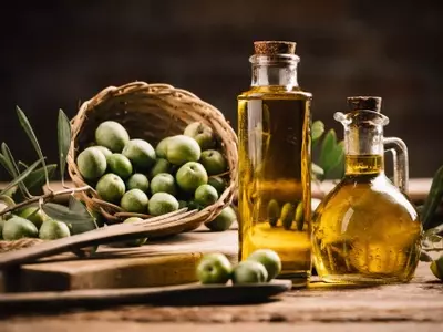 Oro Líquido: Beneficios Inigualables del Aceite de Oliva Virgen Extra en la Salud y el Jardín