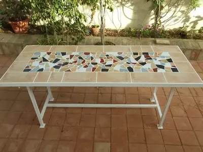 Crea Tu Propia Mesa de Azulejos: Un Toque Único y Duradero para Tu Jardín