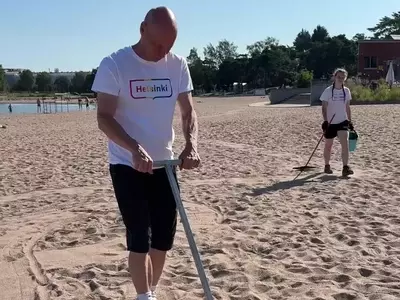 Helsinki Battles Goose Droppings on Beaches with Innovative Cleaning Solution
