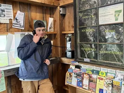 Engineer Revitalizes Pay Phones for Community Connection