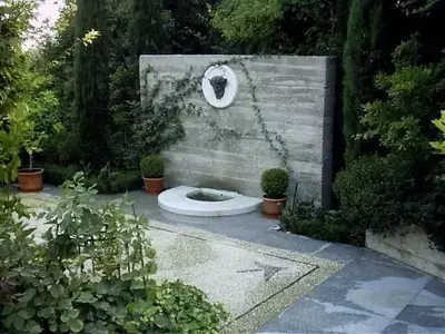 Diseños Innovadores para la Serenidad Acústica en Jardines Urbanos