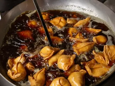 Samosas Under Scrutiny: India's Beloved Snack Sparks Health Debate