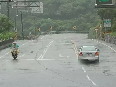 Typhoon Doksuri's Path Shifts, Potentially Spreading Rain Across Taiwan