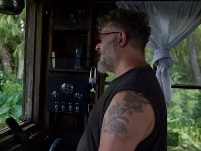 Floating Histories: A Shanty Boat's Journey Through America's Waterways