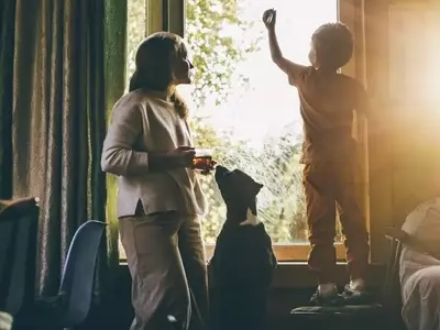 The Mystery of Early Risers: Do Children Sense Their Parents' Awakening?