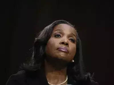 Appeals Court Halts Trump's Attempt to Remove Federal Reserve Governor Cook