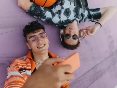 Understanding the 'Performative Male' Trend: Impact on Adolescent Boys and Parental Guidance