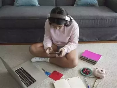 Social Media Use Linked to Decreased Cognitive Skills in Adolescents