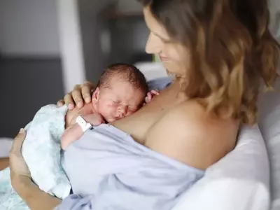 Melodies in Labor: The Harmonious Trend of Birth Playlists