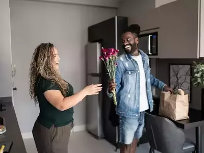 Exploring the 'Living Apart Together' Relationship Dynamic