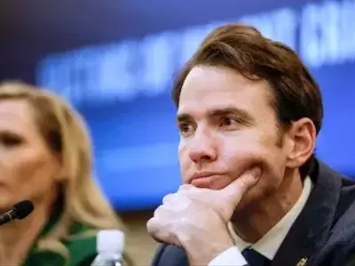 California Republican Lawmaker Persists in Congressional Attendance Amidst Shutdown