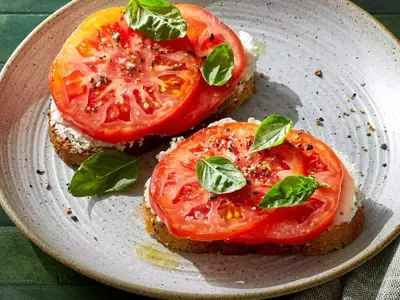 11 Low-Calorie, High-Protein Snacks to Keep You Full