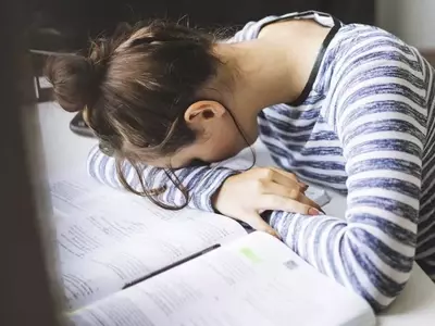 Daylight Saving Time Change: A Boost for Teen Sleep Schedules
