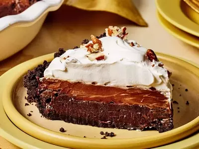 Decadent Chocolate Delight: The Ultimate Mississippi Mud Pie