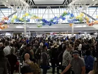 Government Shutdown Looms Over Thanksgiving Travel Plans