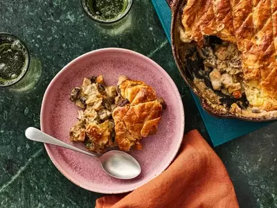 Vegetarian Mushroom Pot Pie: A Delectable Meat-Free Alternative