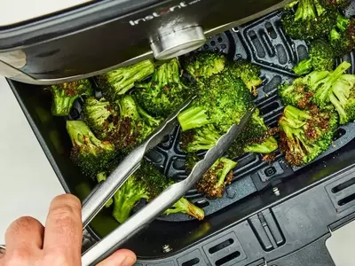 Maximize Your Holiday Kitchen: The Air Fryer's Essential Role on Thanksgiving