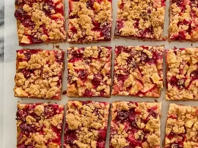 Delicious Cranberry-Apple Crumble Bars