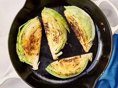 Delectable Spanakopita-Inspired Melted Cabbage