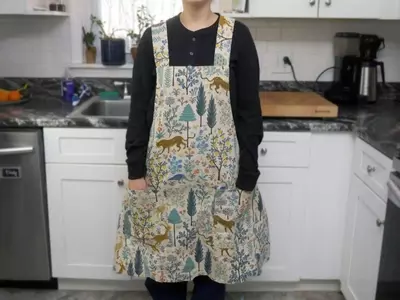 The Hedley & Bennett Smock Apron: A Kitchen Essential for Every Cook