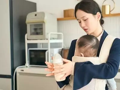 Navigating Parenthood: Balancing Work and Family Time with Young Children