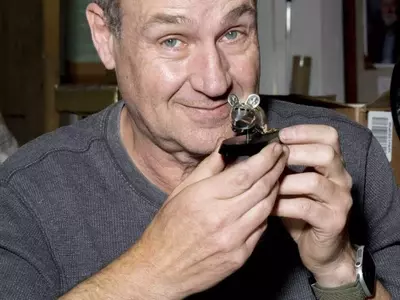 Jeff de Boer's Miniature Marvels: Crafting Intricate Armor for Mice
