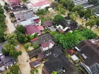Devastating Floods and Landslides Claim Over 160 Lives in Sumatra, Indonesia