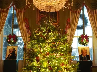 White House Holiday Tours Resume Amidst East Wing Changes