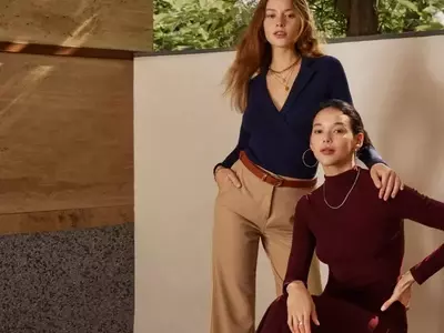 Frost-Kissed Fashion: Warmth Wrapped in Winter Elegance