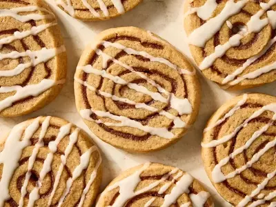 Delectable Cinnamon Roll Cookies: A Fusion of Flavors