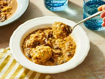 Hearty Mushroom & Dumpling Stew: A Cozy Vegetarian Delight