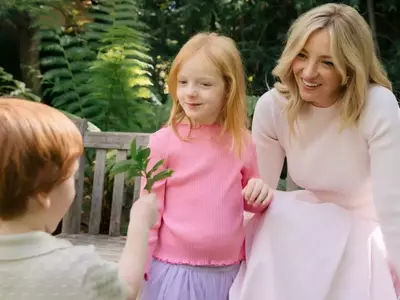 Abby Elliott's Journey to Motherhood: Overcoming Fertility Challenges with Humor and Resilience