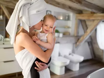 Postpartum Skin Care: Reclaiming Your Radiance After Childbirth
