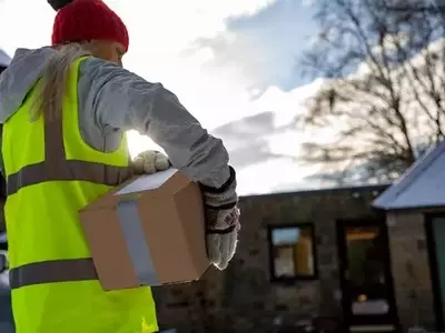 Thoughtful Gift Ideas for Delivery Drivers and Mail Carriers