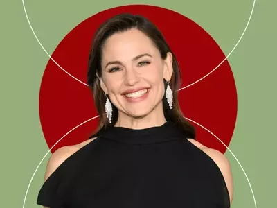Jennifer Garner and Her Mother Share Their Beloved 'Cowboy Cookies' Recipe for the Holiday Season