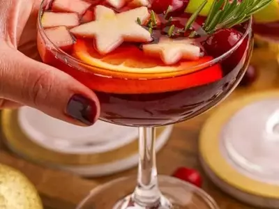 Elevate Your Celebrations: A Guide to Festive Holiday Cocktails