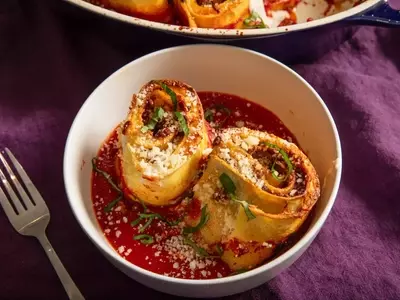 Bolognese Lasagna Rosettes: A Culinary Delight