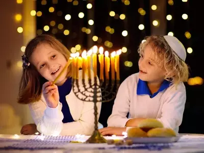 Melodies of Light: A Hanukkah Music Guide for Families