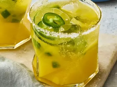 Refreshing Mango-Jalapeño Mocktail: A Sugar-Free Delight