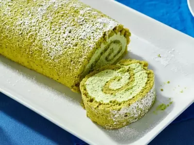 The Art of Crafting the Perfect Matcha Chiffon Roll Cake