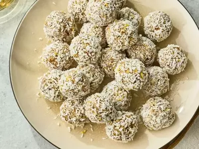 Zesty Lemon Energy Bites: A Wholesome & Sugar-Free Snack