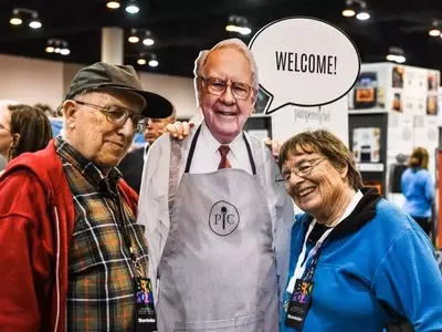 Warren Buffett Steps Down as Berkshire Hathaway CEO