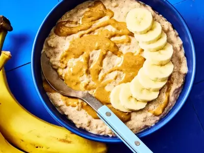 Nutrient-Rich Protein Oatmeal: A 15-Minute Breakfast Boost