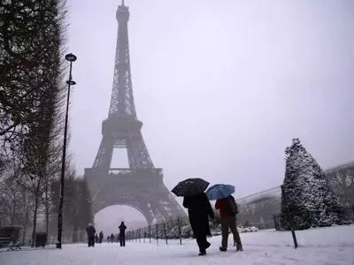 Winter Chaos Grips Europe: Flights Halted, Roads Paralyzed by Snow and Ice