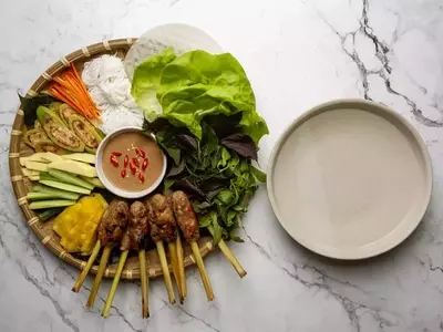 Exploring the Art of Vietnamese Rice Paper Rolls